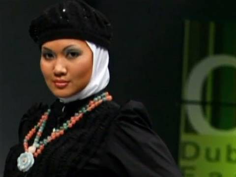 GLOBAL PULSE: Muslim Fashion: Cover Me Beautiful (3/19/2010)