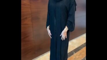 Jet Black Abaya Designs 2019-2020 || Beautiful Dubai Abaya Designs – BEADS Burka Designs