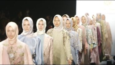Hijab Designer Anniesa Hasibaun Makes Fashion Week History | Hannahgram